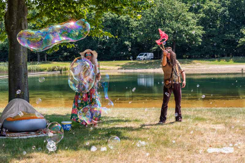 Hippies met zeepbellen